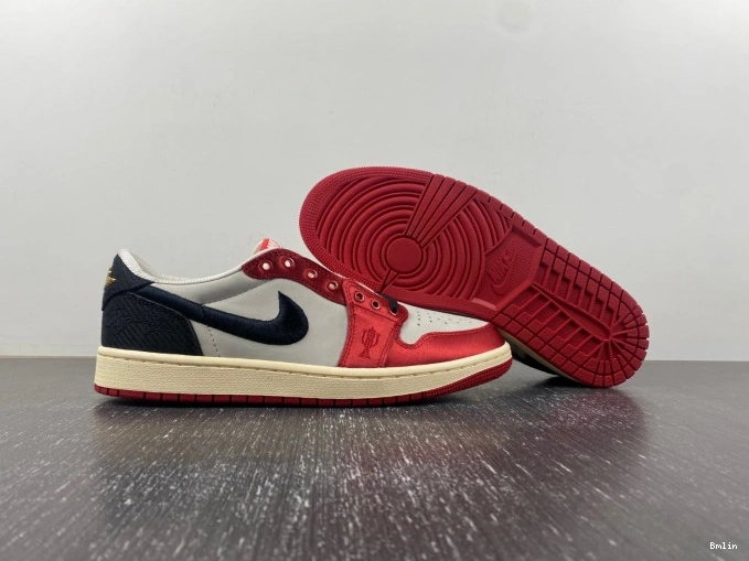 Bmlin Shoes x Trophy FN0432-100 Away Low OG Jordan Room Air 1 0811